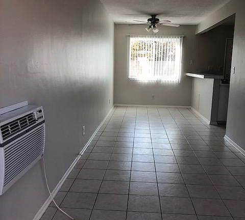 4th image of 351 S Louise Ave