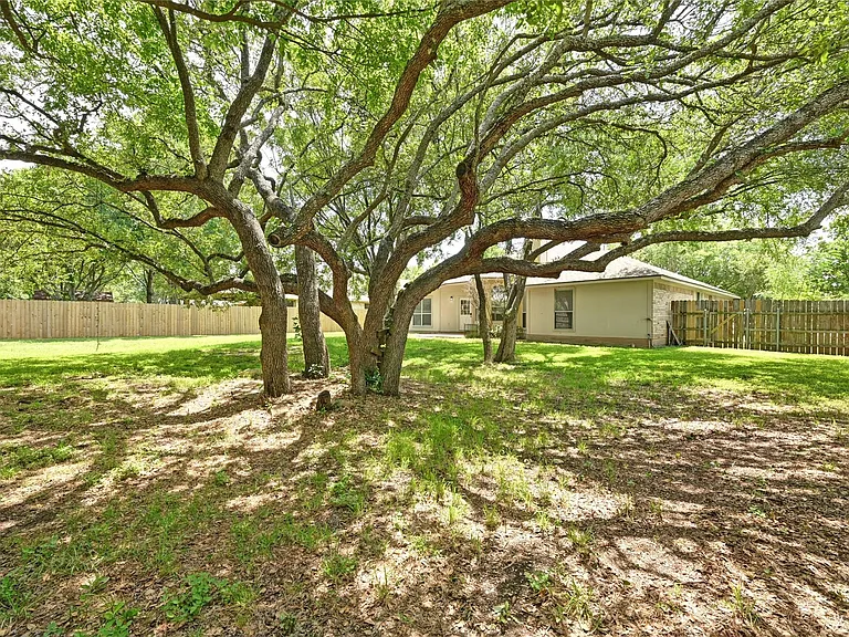 607 Prickley Pear Pass — Photo 31