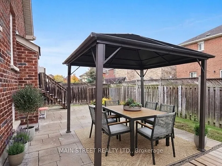 77 Reddenhurst Cres — Photo 14