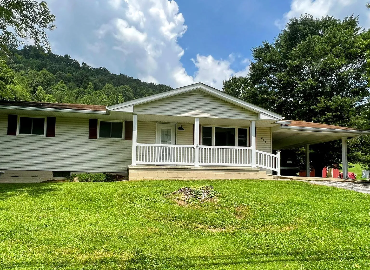 828 Dry Creek Rd — Photo 2