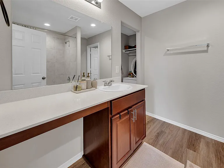 2147 Twisted Cedar Ct — Photo 22