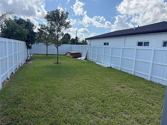 4th image of 12047-12049 SW 213th St