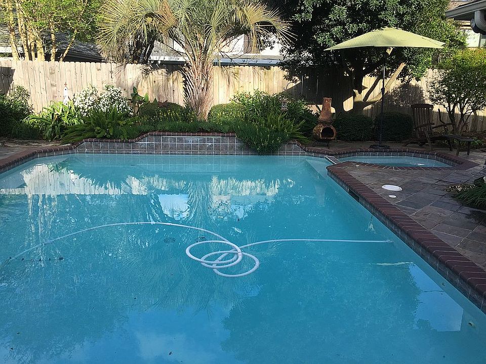 2nd image of 2610 Manila Ln