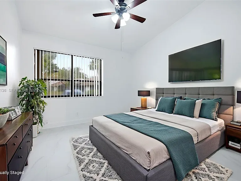 7924 NW 10th St — Photo 26
