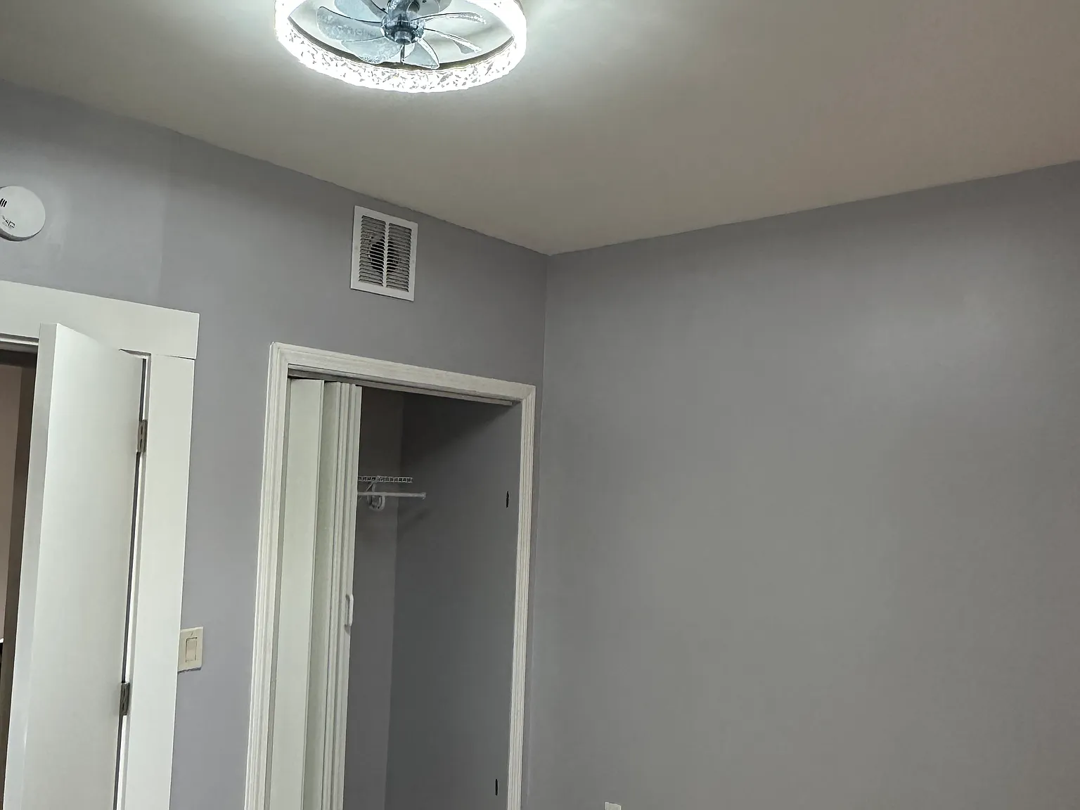 3 bed, 1200 sqft, $2,200 — Photo 4