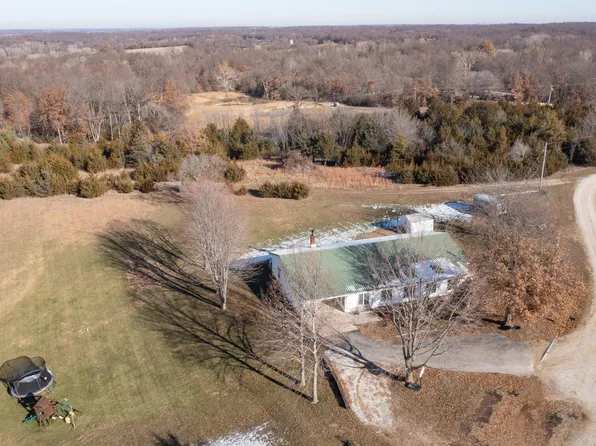 1000 S Papoose Dr, Keytesville, MO 65261
