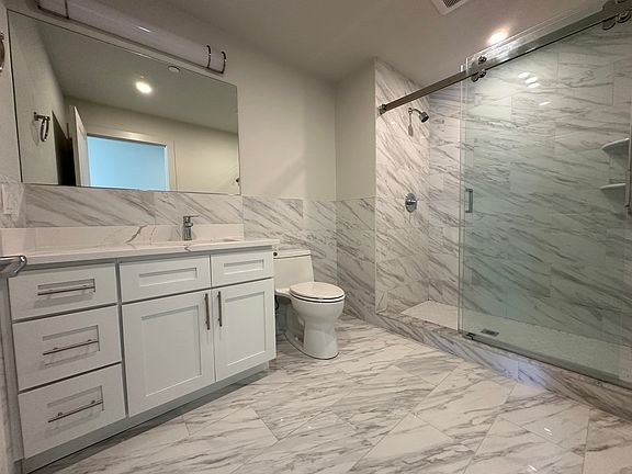 3rd image of 471 Washington St #106