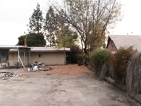 2nd image of 1111 E Huntington Dr