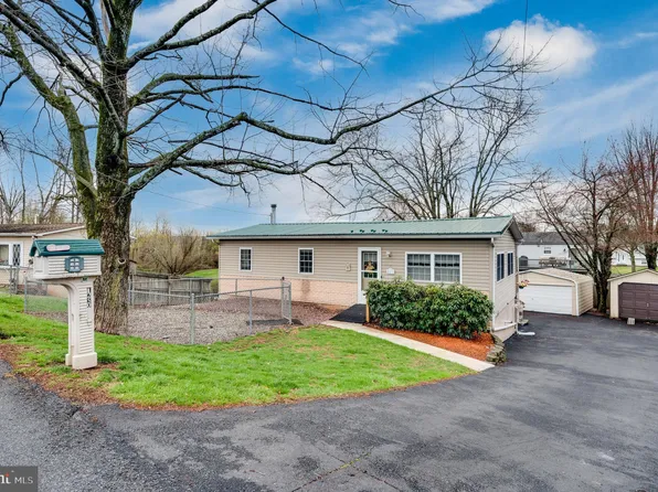 1250 Dauphin Pl, Birdsboro, PA 19508