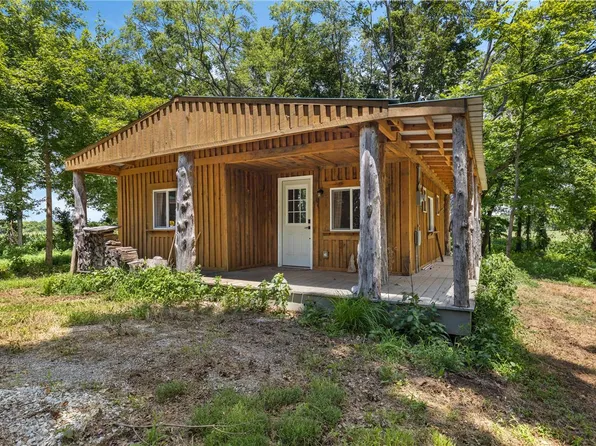 5732 State Line Rd, Adairville, KY 42202