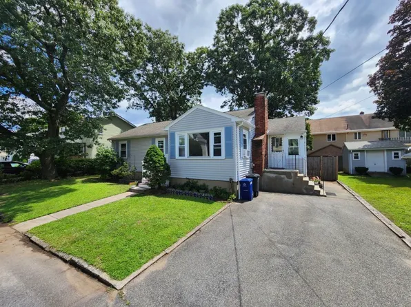 9 Gregg St, Woburn, MA 01801