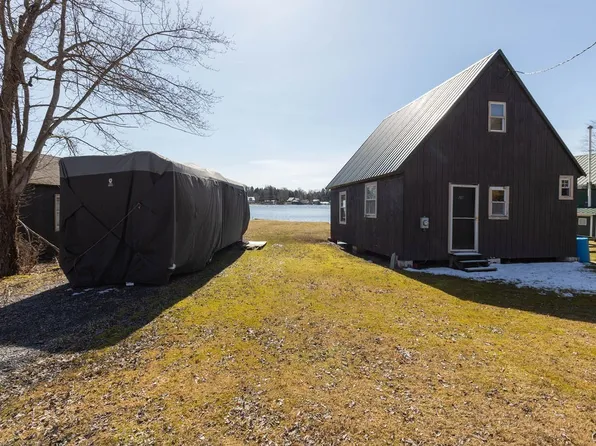 29 Sandy Point Dr #51, Bernhards Bay, NY 13028