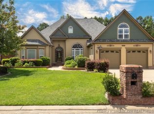 325 W Summerchase Dr, Fayetteville, NC 28311