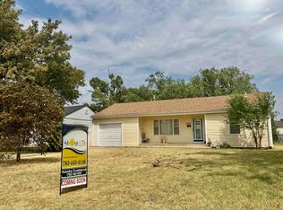 249 S Lincoln St, Russell, KS 67665