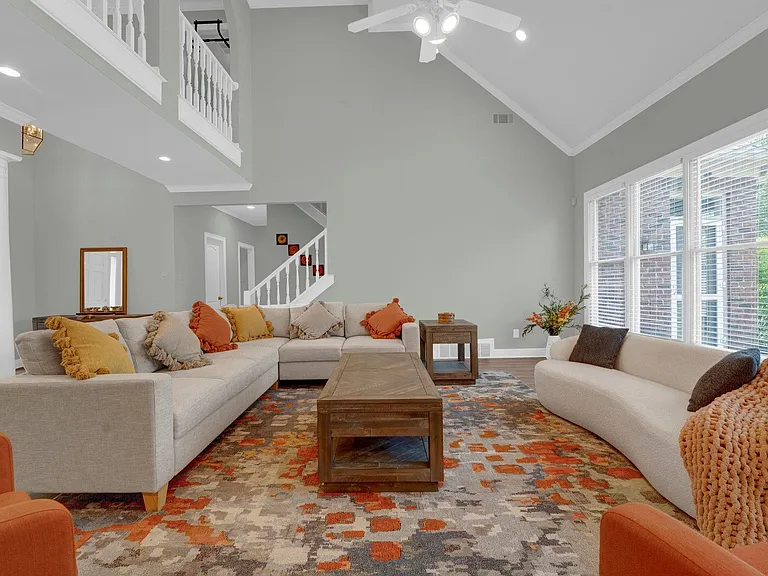 1331 Riding Brook Dr — Photo 2