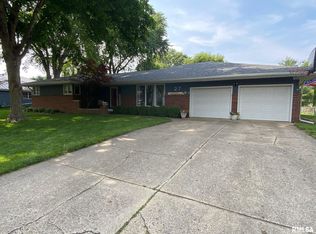 27 Apache Dr, Springfield, IL 62711