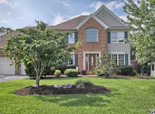 37 Brookfield Dr, Elizabethtown, PA