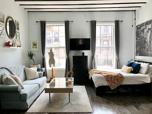 Rented by Compass | media 10