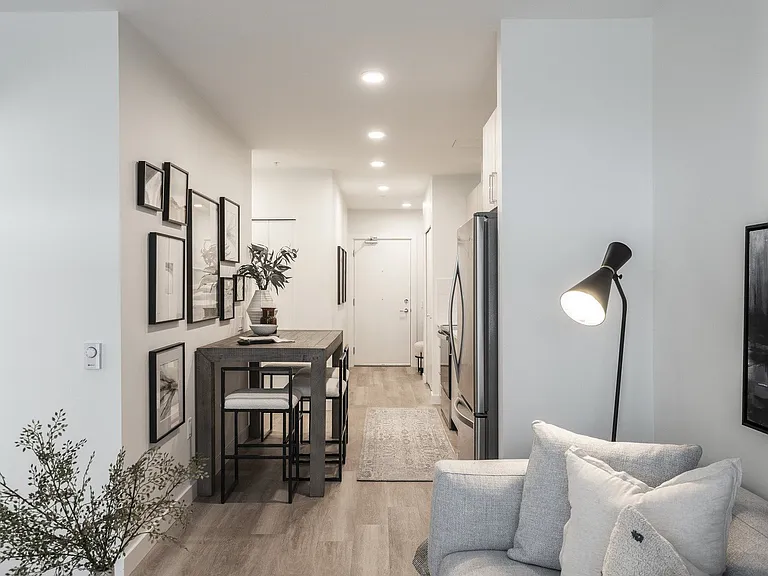 717 Como Lake Ave — Photo 15