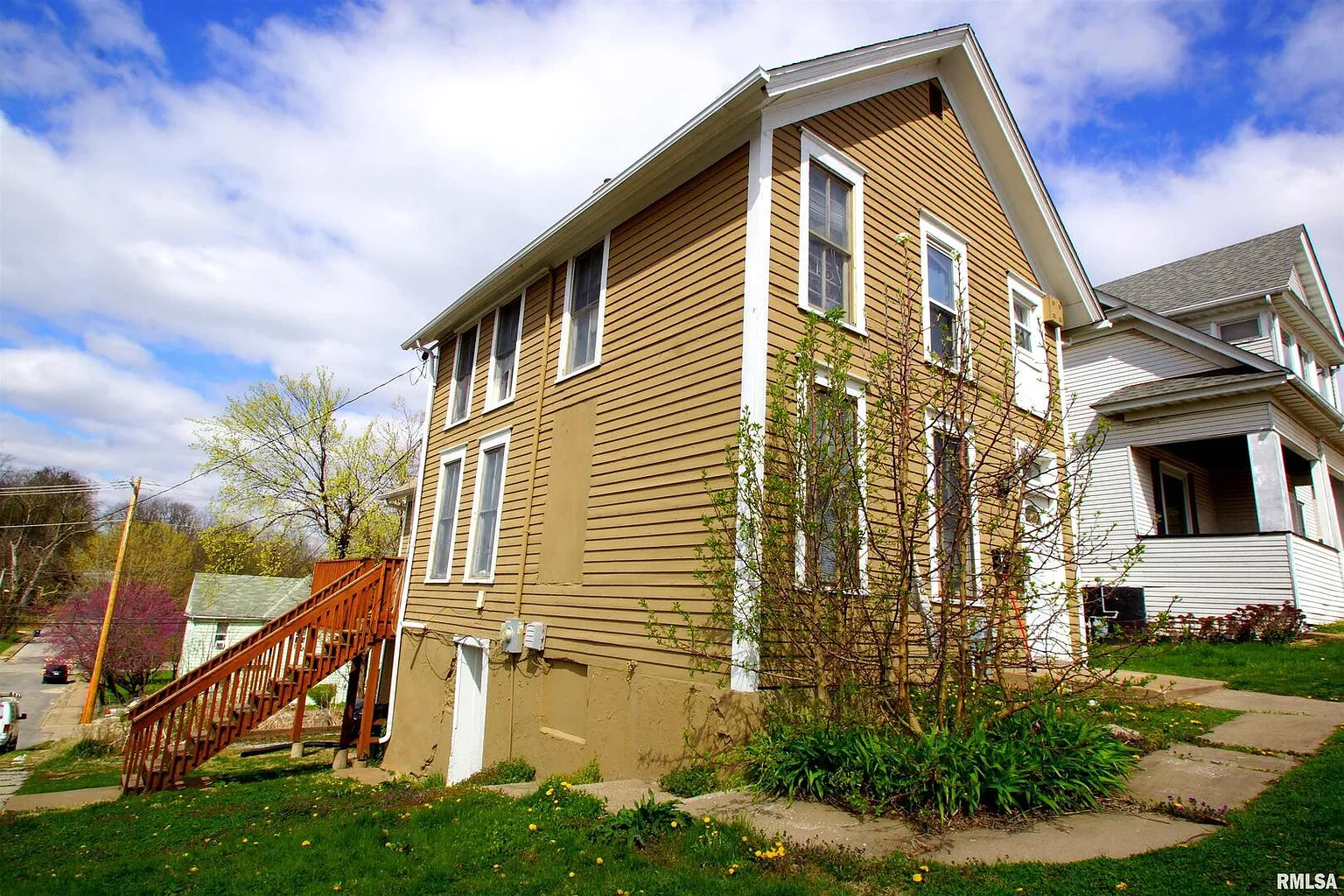 902 Harrison St photo 1