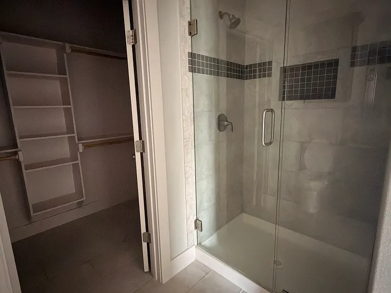 1202 Delmar Dr — Photo 17