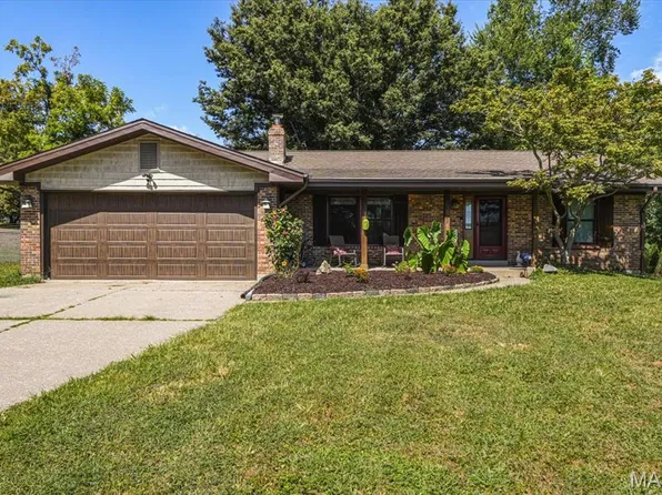 19726 Old Jamestown Rd, Florissant, MO 63034