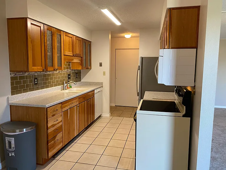 4460 S Poplar St #102 — Photo 26