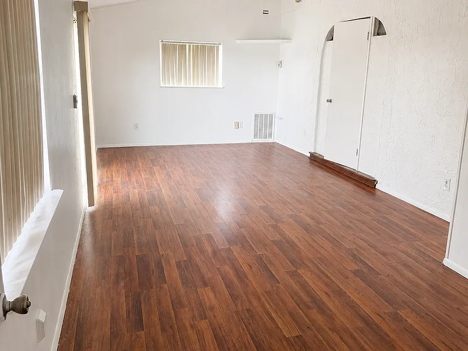 3155 Smoke Signal Cir