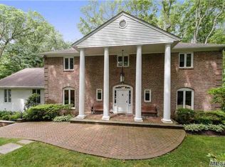 30 Tiber Rd, Syosset, NY 11791