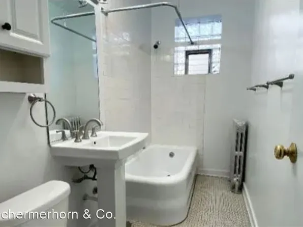 359 - *4518 North Greenview LLC*, 4518-4522 N Greenview Ave #19521452, Chicago, IL 60640