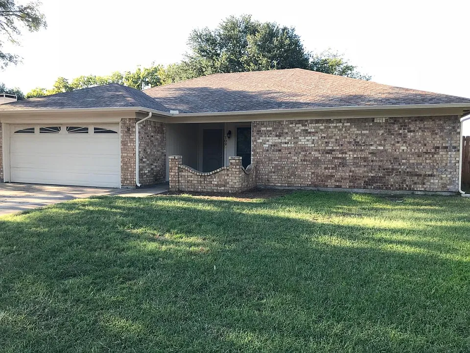 1029 Almond Dr