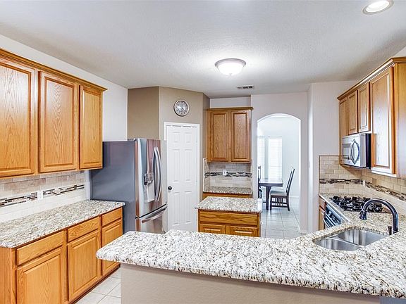 3rd image of 5620 Green Hollow Ln