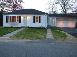 17 E Briggs Rd, Westport, MA 02790