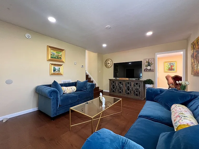 1635 Yajome St — Photo 4