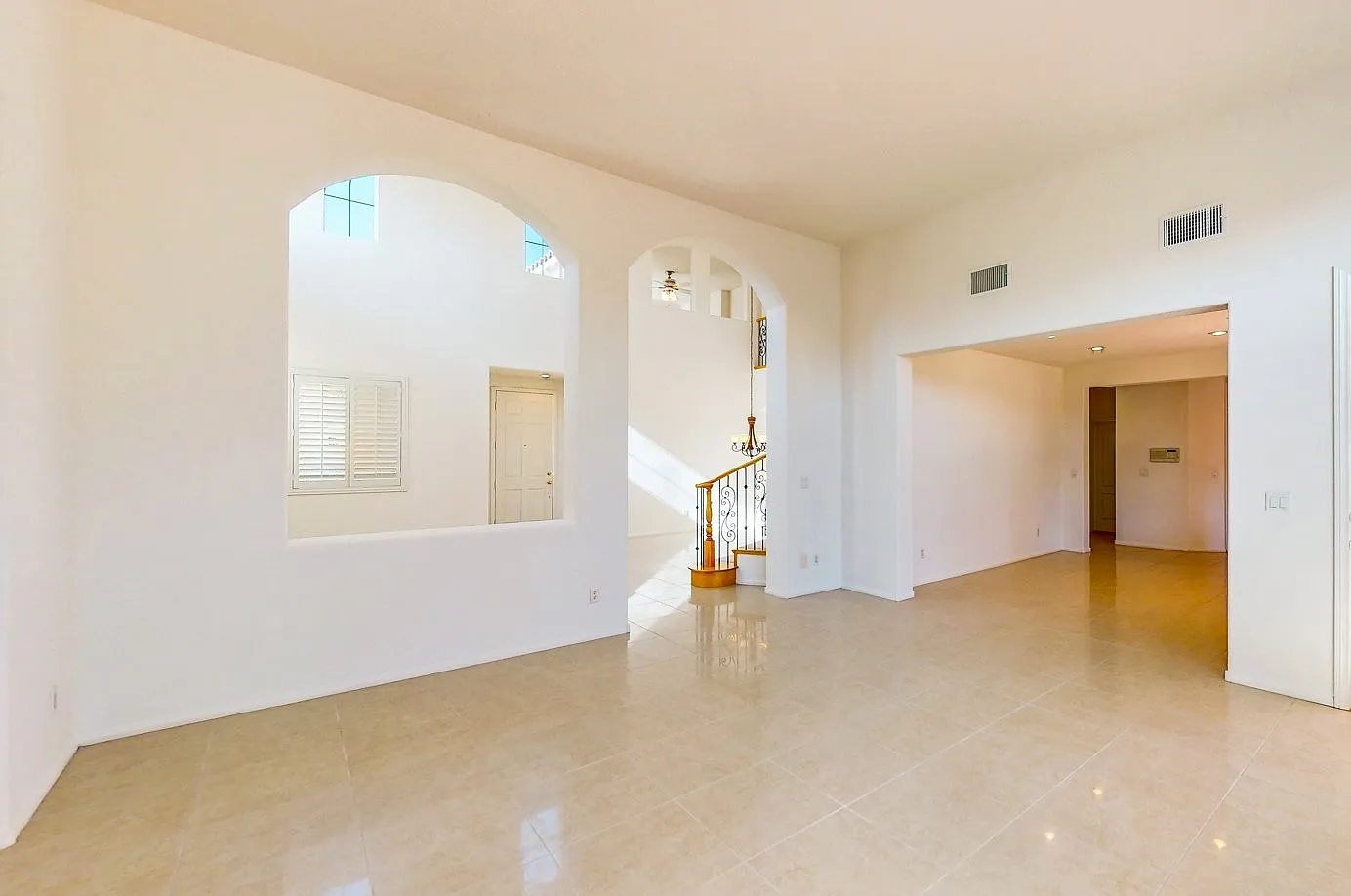 4 bed, 3.0 bath, 2902 sqft, $2,500 — Photo 4