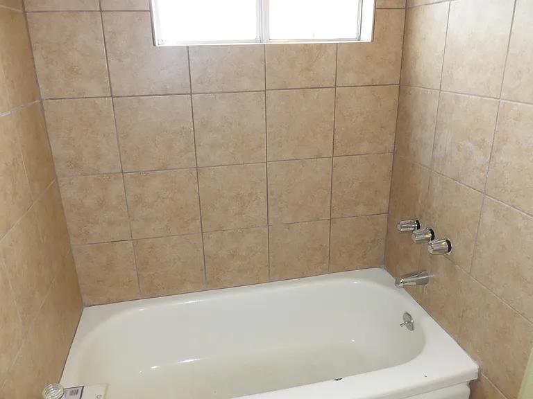 5230 N Long Beach Blvd — Photo 6