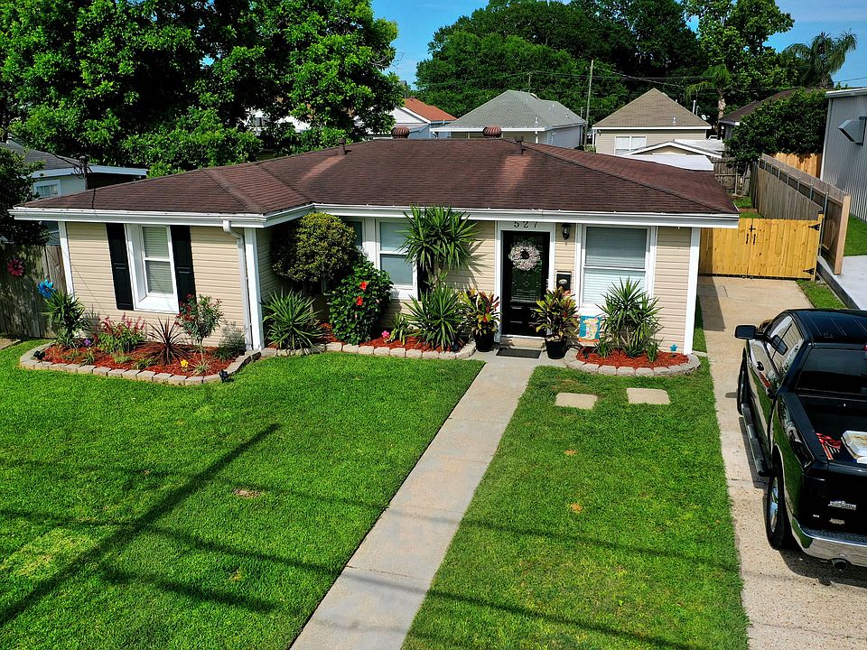 2nd image of 527 Avenue C