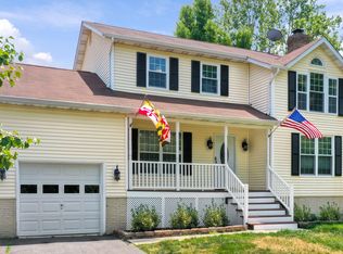 920 Caravan Trl, Owings, MD 20736