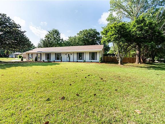 3rd image of 2549 Meadowview Dr