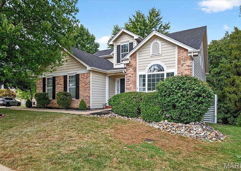 1st image of 295 Cove Landing Dr