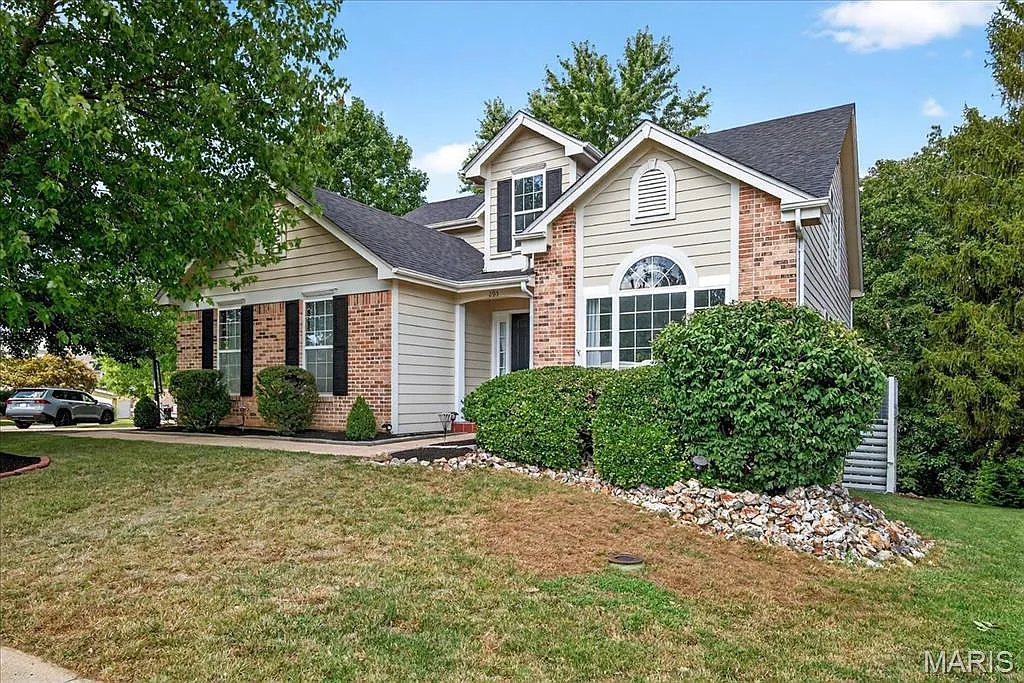 295 Cove Landing Dr photo 1