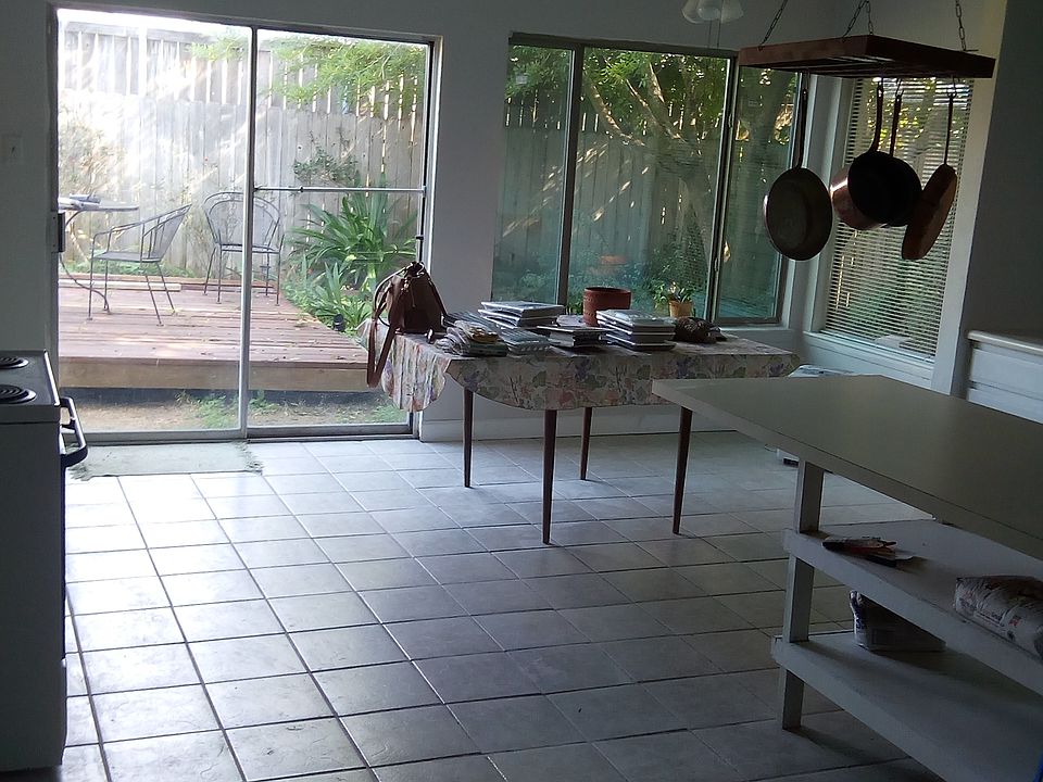 kitchen ,Breakfast ,family 