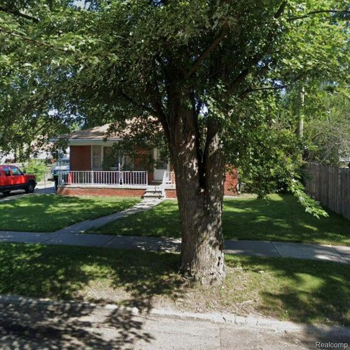 1120 Mayflower Ave photo 1