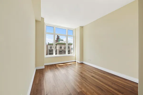 Sold by Nest Seekers International | media 4
