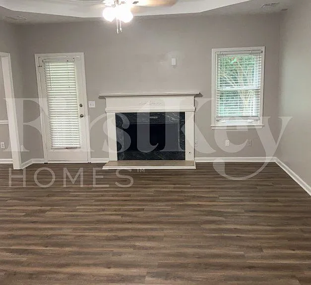 45 Sunset Ct — Photo 2