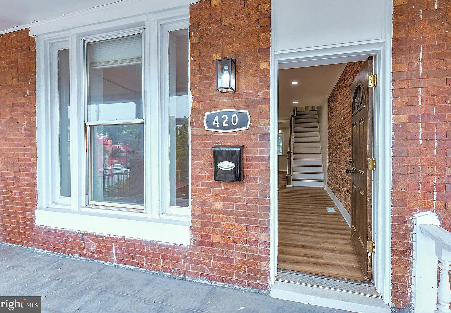 5 bed, 2.5 bath, 1925 sqft, $2,500 — Photo 3