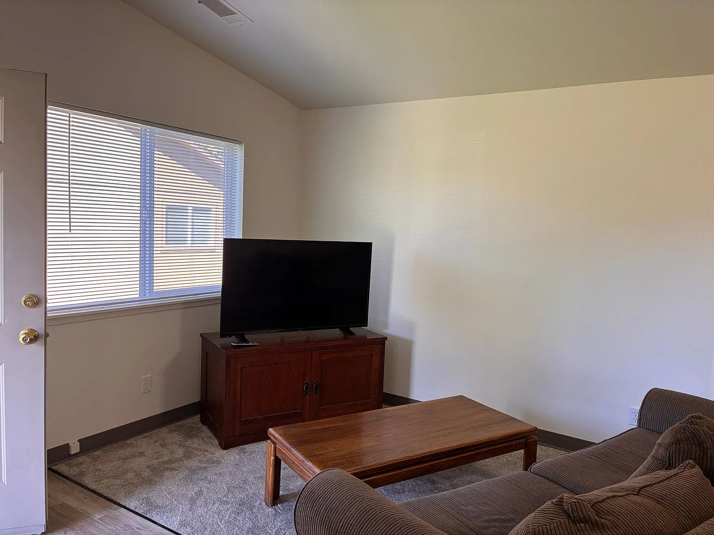 760/762 Savannah Dr. Duplex - 00760-SAVA-00 — Photo 2
