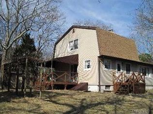 20 Sheridan Rd, Hampton Bays, NY 11946