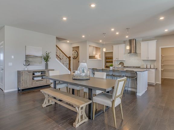 Cafe Open to Kitchen, Perfect for Entertaining