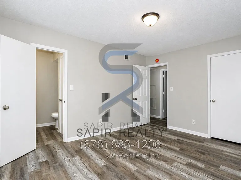 2045 Alison Ct SW #5 — Photo 8